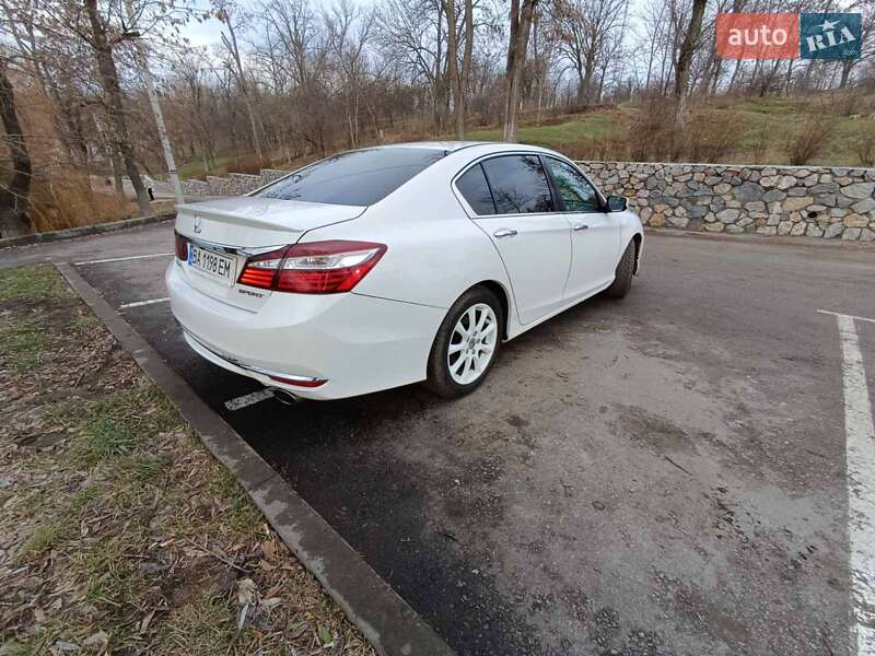 Седан Honda Accord 2017 в Кропивницком
