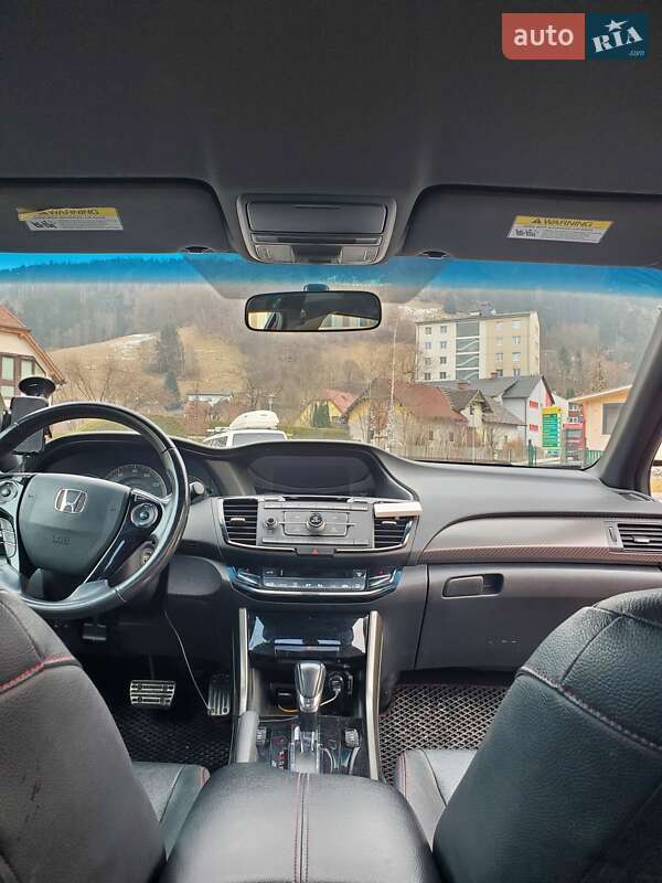 Седан Honda Accord 2016 в Бобровице