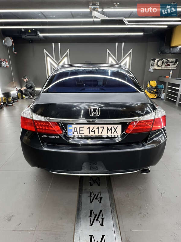 Седан Honda Accord 2014 в Ужгороді