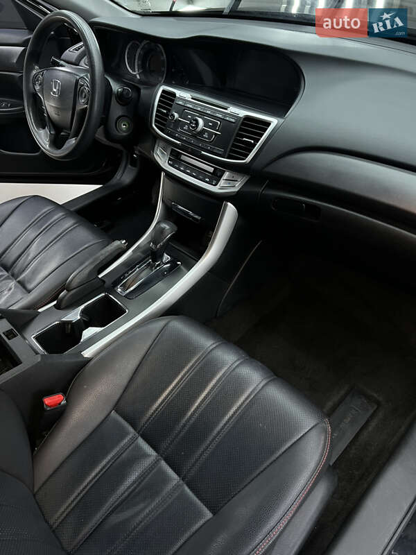 Седан Honda Accord 2014 в Ужгороді