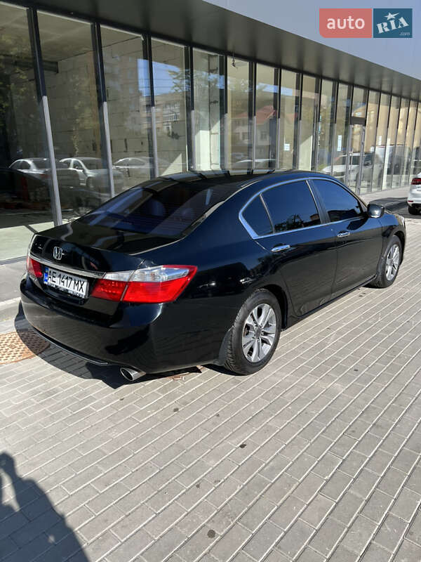 Седан Honda Accord 2014 в Ужгороді
