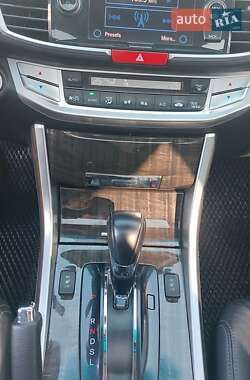 Седан Honda Accord 2013 в Києві