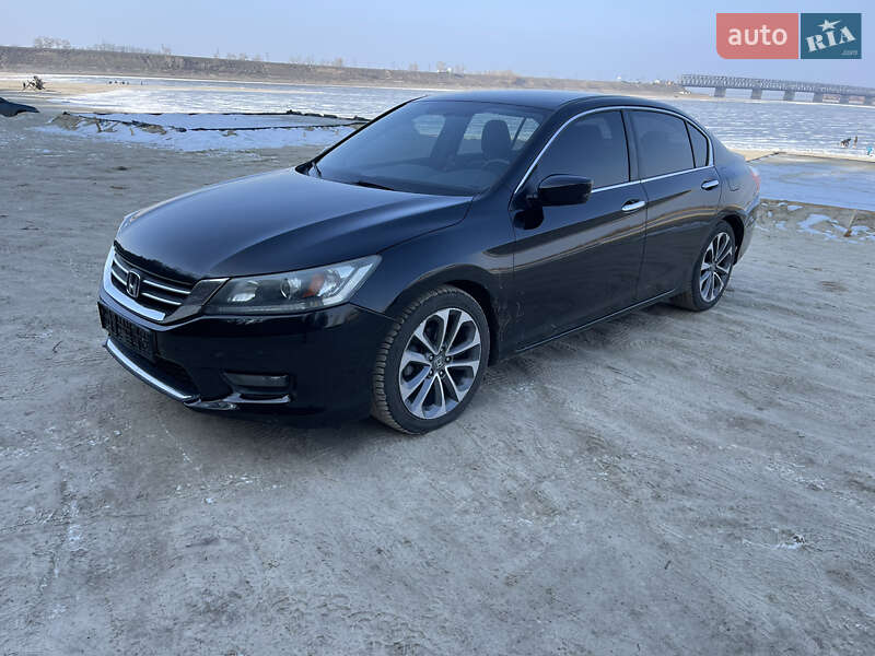 Седан Honda Accord 2014 в Черкассах