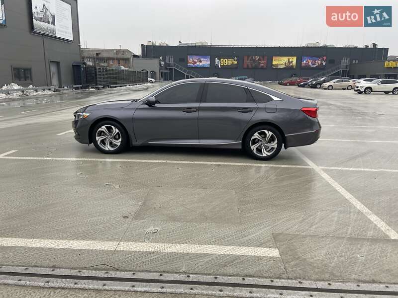 Седан Honda Accord 2018 в Києві