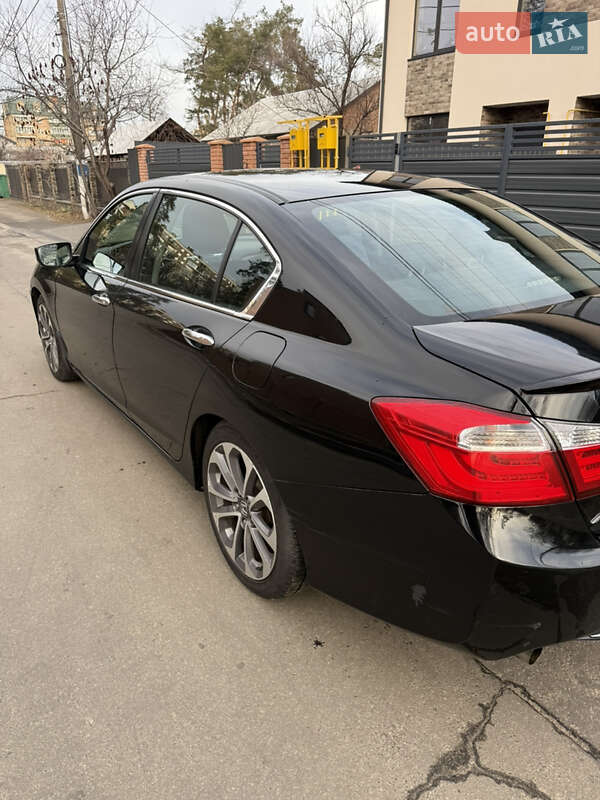 Седан Honda Accord 2014 в Києві