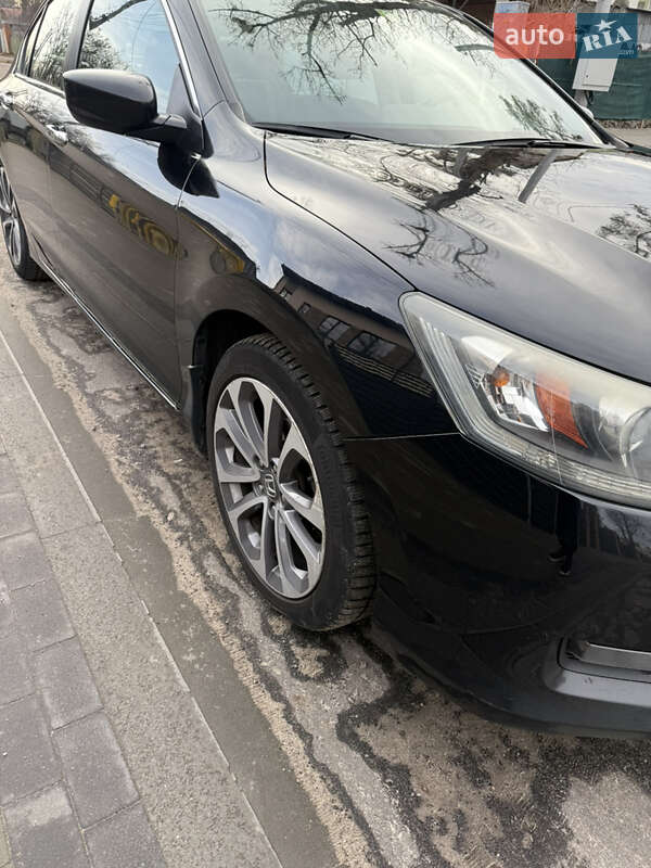Седан Honda Accord 2014 в Києві