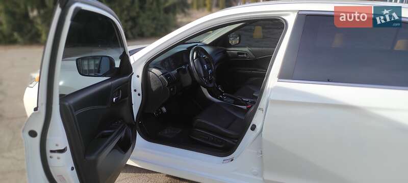 Седан Honda Accord 2016 в Кропивницком