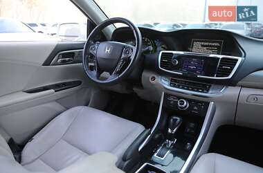 Седан Honda Accord 2014 в 