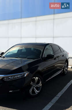 Седан Honda Accord 2018 в 