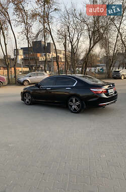 Седан Honda Accord 2016 в 