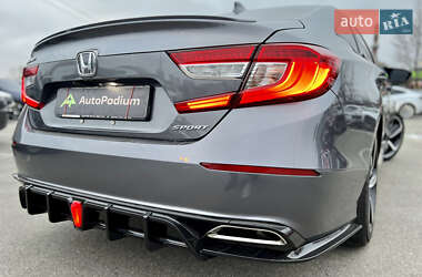Седан Honda Accord 2018 в Киеве