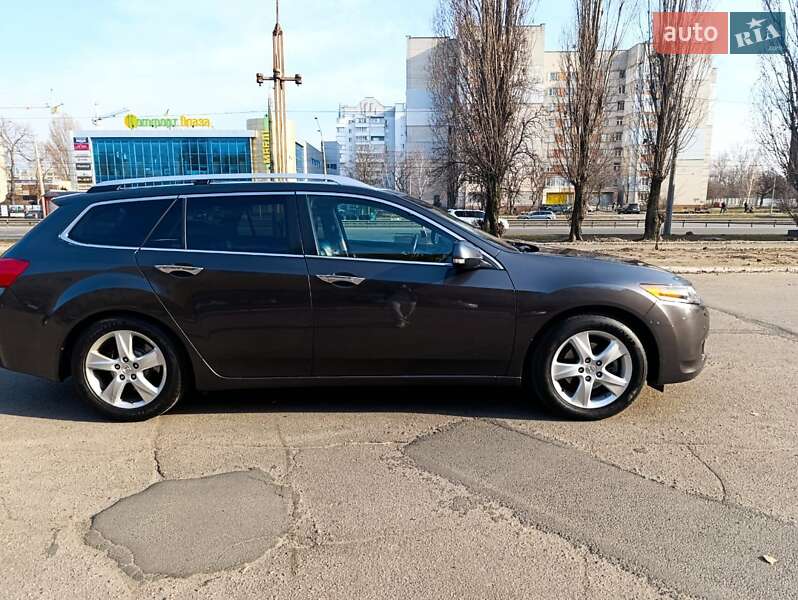 Універсал Honda Accord 2011 в Черкасах