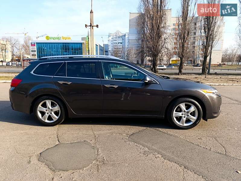 Універсал Honda Accord 2011 в Черкасах