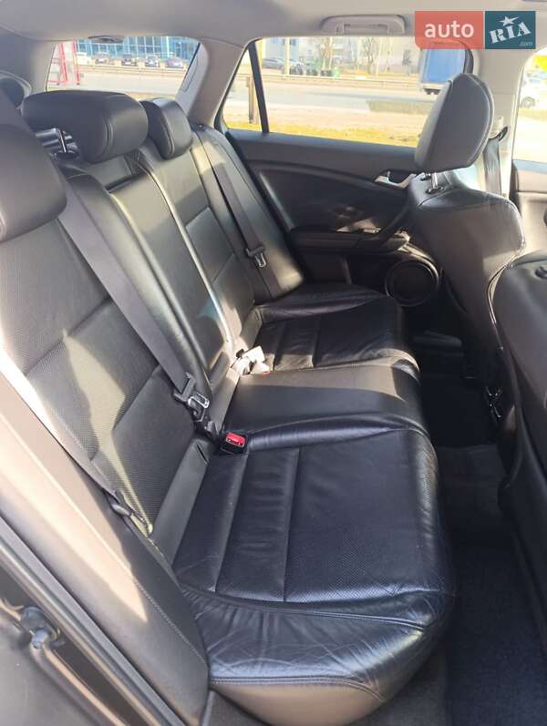 Універсал Honda Accord 2011 в Черкасах