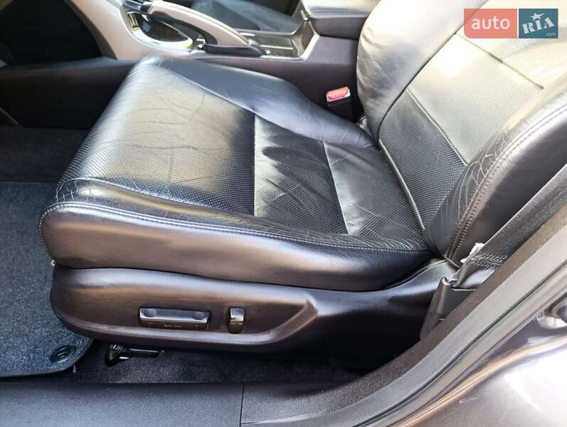 Універсал Honda Accord 2011 в Черкасах