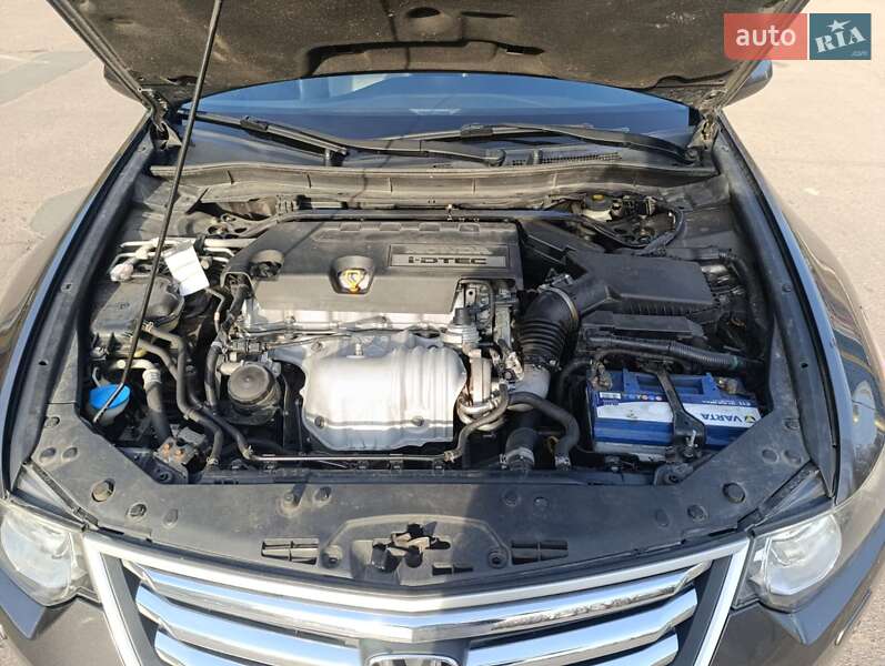 Універсал Honda Accord 2011 в Черкасах