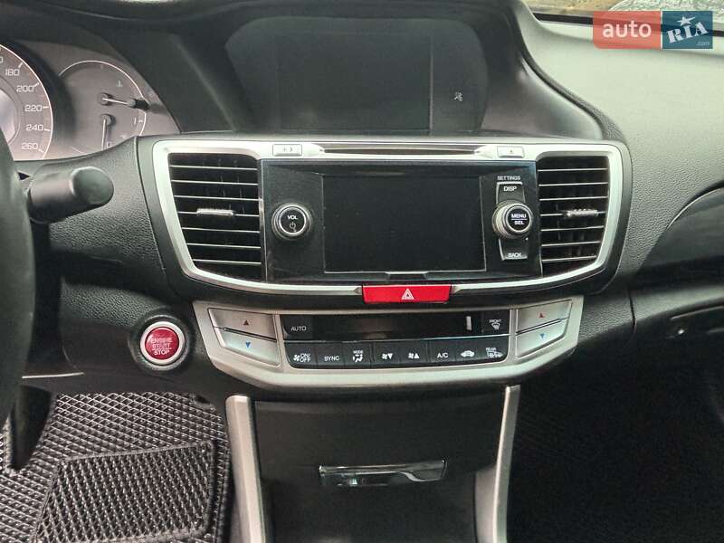 Седан Honda Accord 2013 в Краснограді