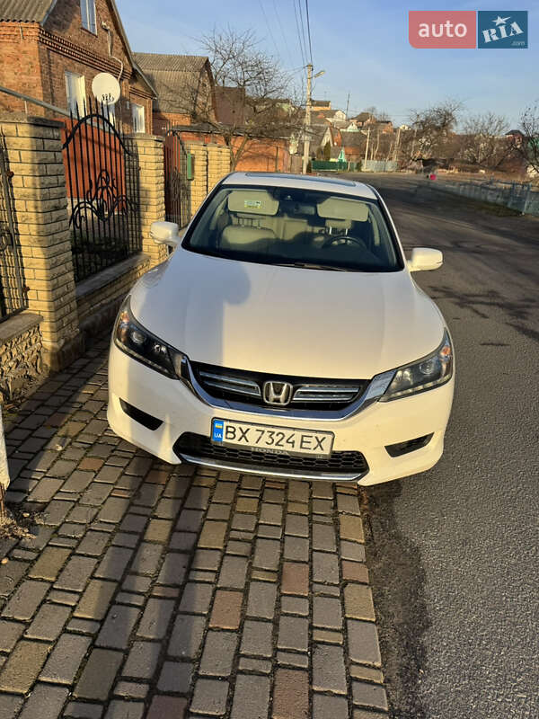 Седан Honda Accord 2014 в Хмельницькому