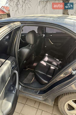 Седан Honda Accord 2005 в 