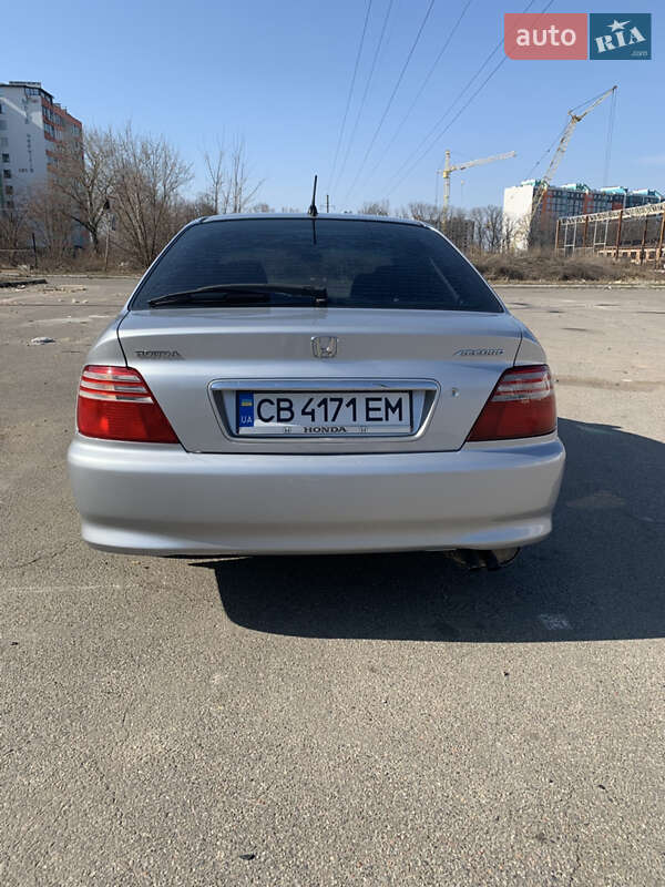 Лифтбек Honda Accord 2002 в Чернигове