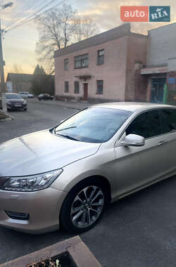 Седан Honda Accord 2013 в Чернігові