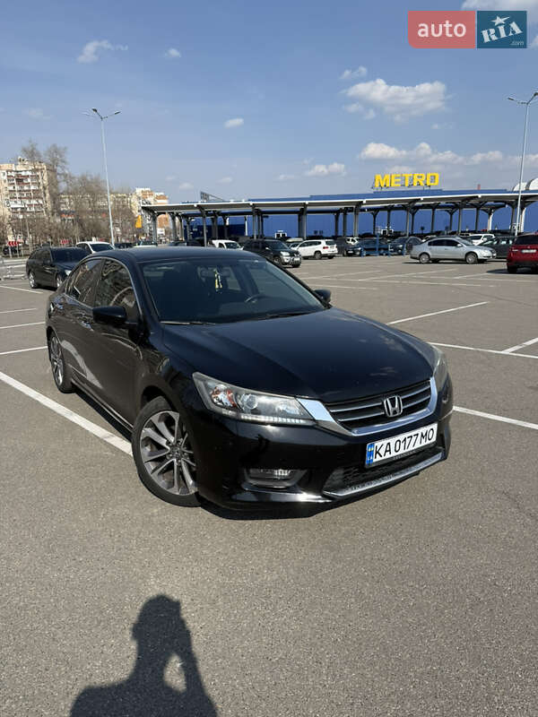 Седан Honda Accord 2014 в Києві