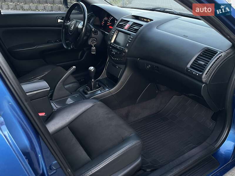 Седан Honda Accord 2004 в Киеве