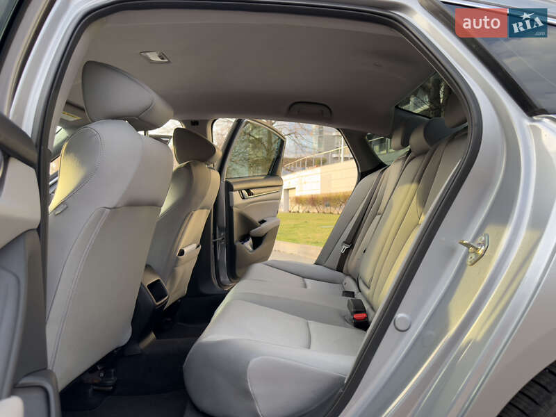 Седан Honda Accord 2018 в Києві