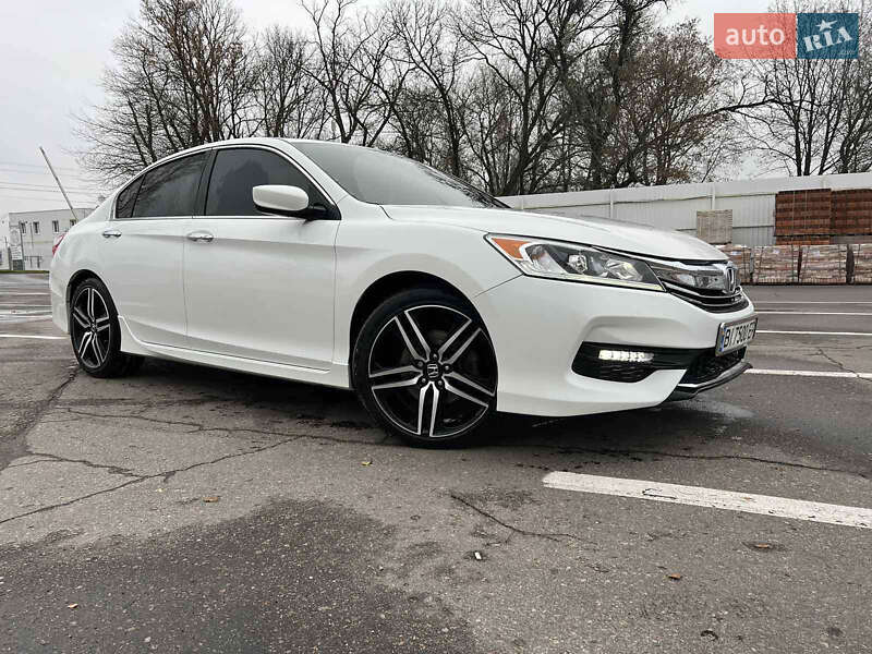 Седан Honda Accord 2016 в 
