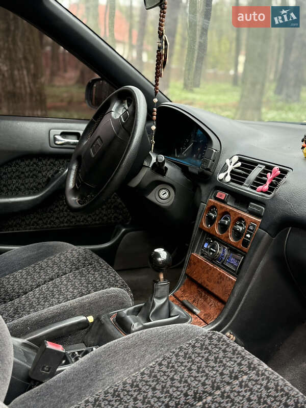 Седан Honda Accord 1994 в Львове