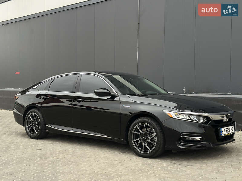 Седан Honda Accord 2018 в Киеве