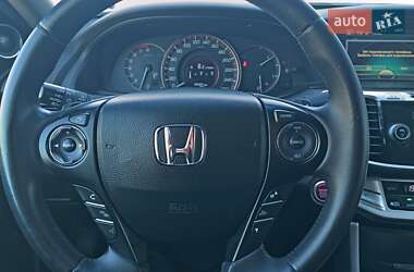 Седан Honda Accord 2015 в 