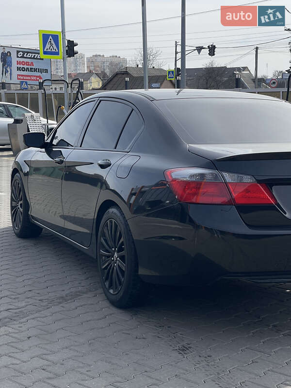 Седан Honda Accord 2015 в Києві