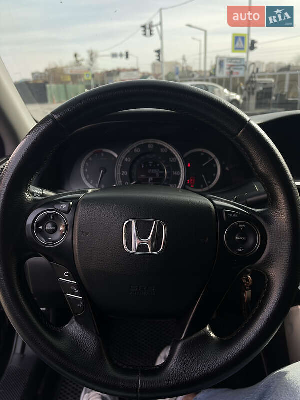 Седан Honda Accord 2015 в Києві