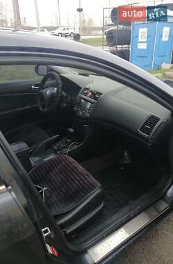 Седан Honda Accord 2003 в 