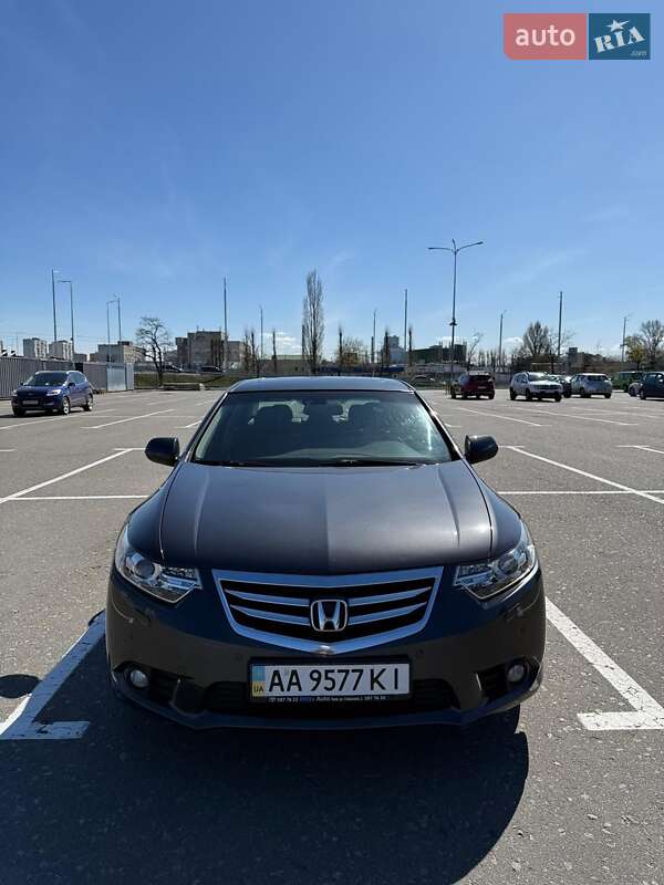 Седан Honda Accord 2011 в Киеве