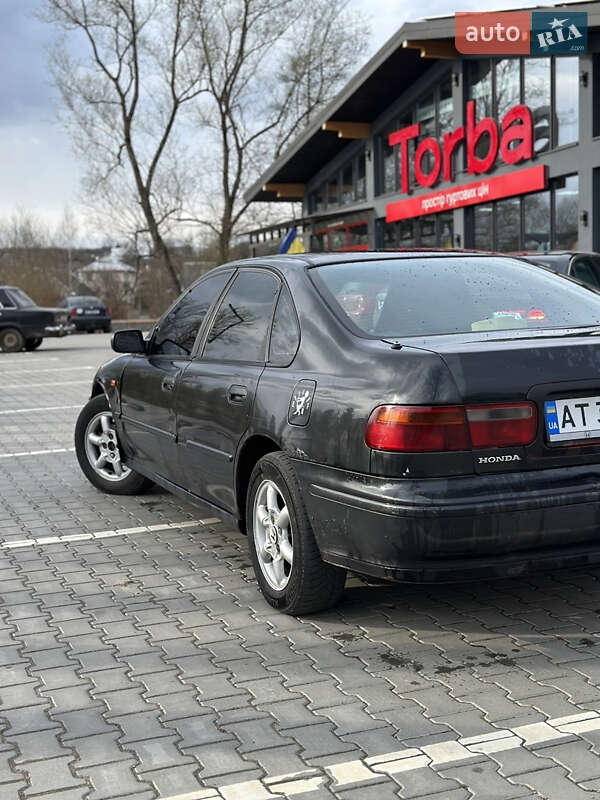 Седан Honda Accord 1993 в Косове