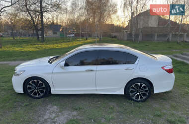 Седан Honda Accord 2015 в 