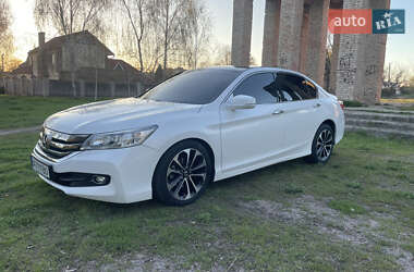 Седан Honda Accord 2015 в 