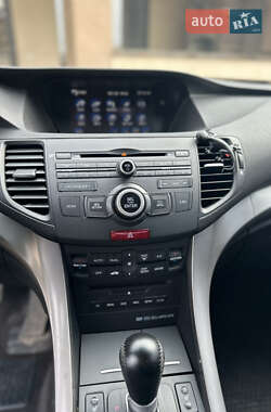 Седан Honda Accord 2010 в 