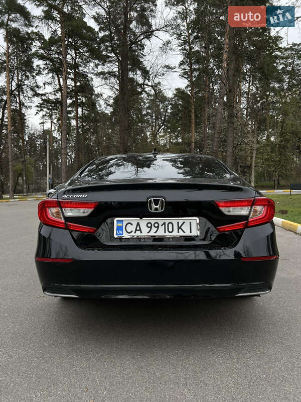 Седан Honda Accord 2018 в Софіївській Борщагівці
