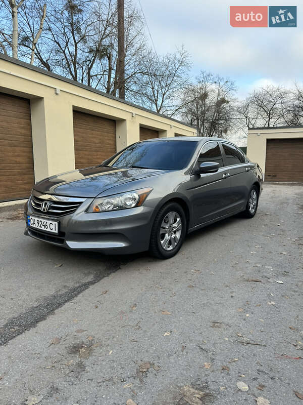 Седан Honda Accord 2012 в 