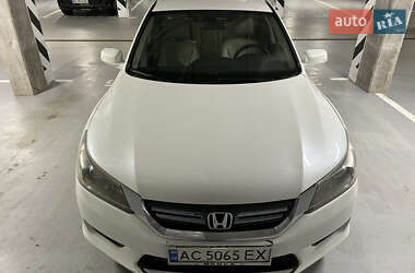 Седан Honda Accord 2014 в 