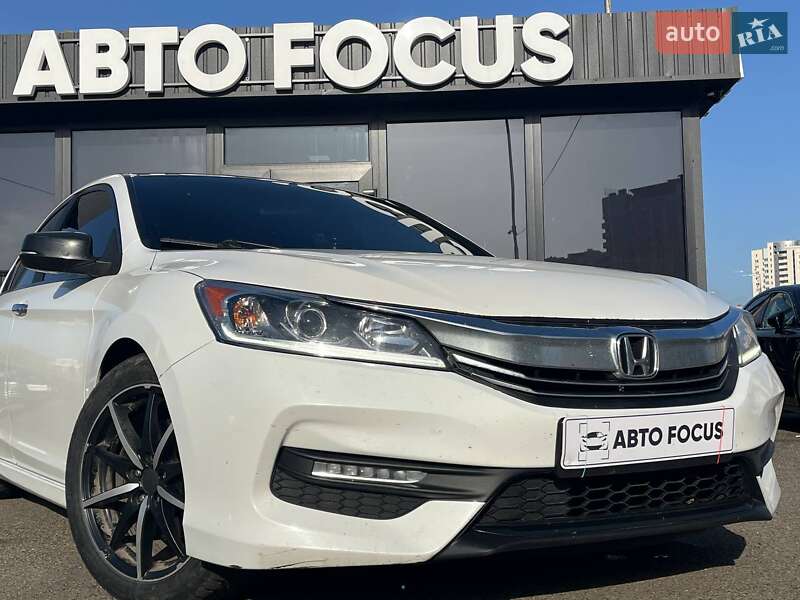 Седан Honda Accord 2016 в Киеве
