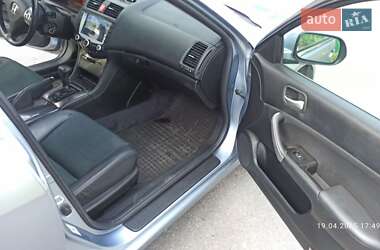 Седан Honda Accord 2005 в 