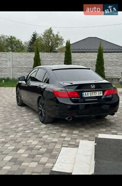 Седан Honda Accord 2013 в 