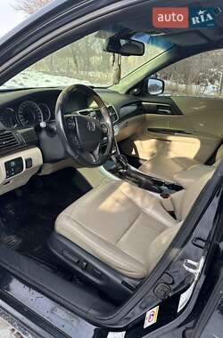 Седан Honda Accord 2013 в 