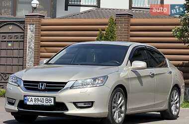 Седан Honda Accord 2013 в 