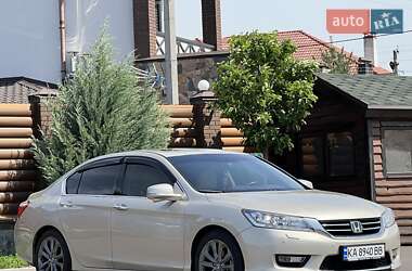 Седан Honda Accord 2013 в 