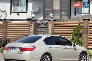 Седан Honda Accord 2013 в 